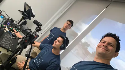 Set montado, equipe pronta